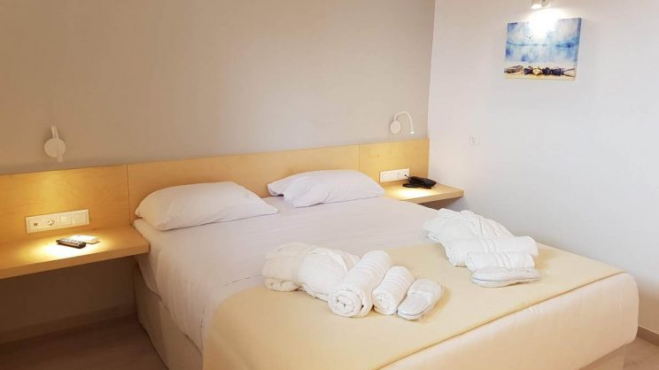 8kto Guest House Skiathos Room 1 - Bed